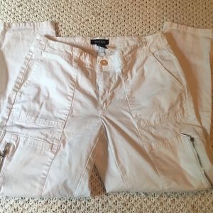 WHBM Cropped pants in White